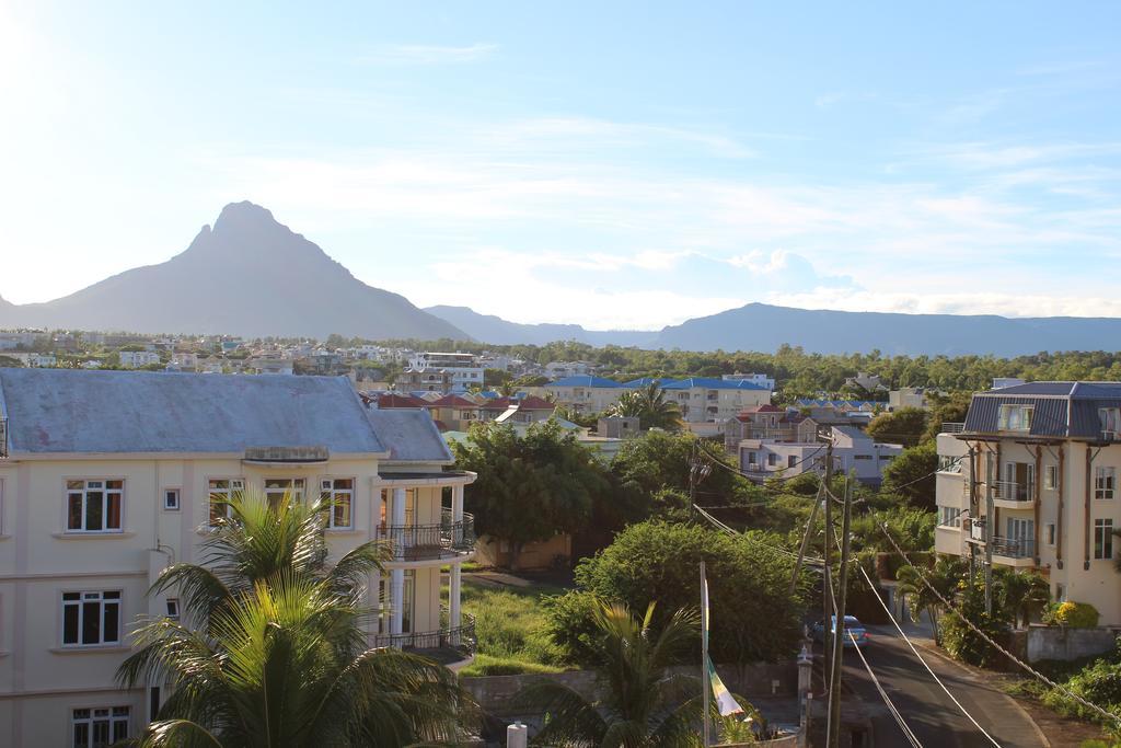 Flic En Flac Beach Penthouse Bagian luar foto