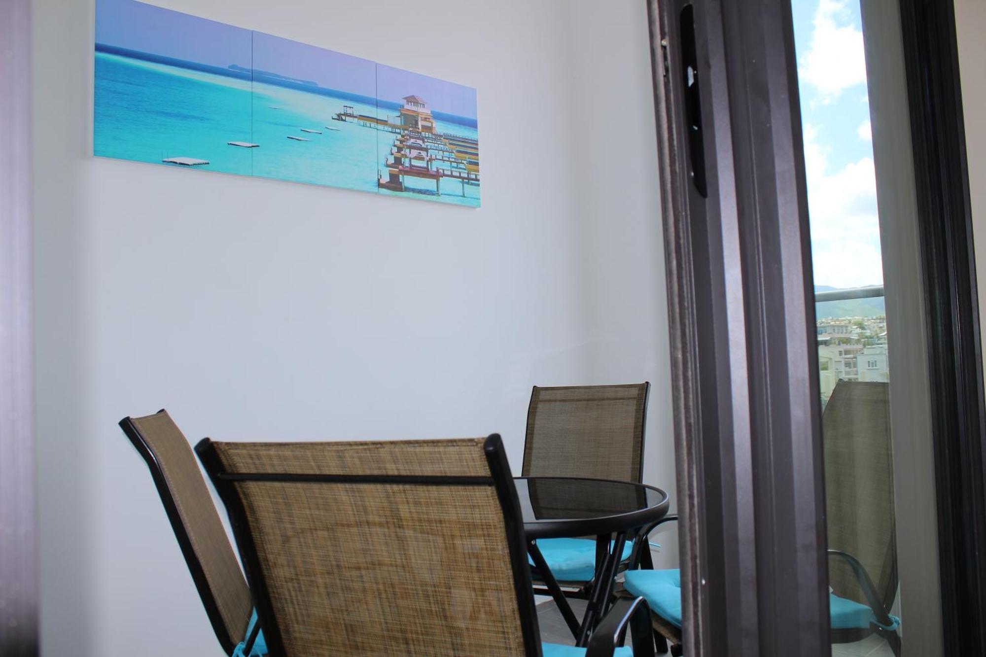 Flic En Flac Beach Penthouse Bagian luar foto