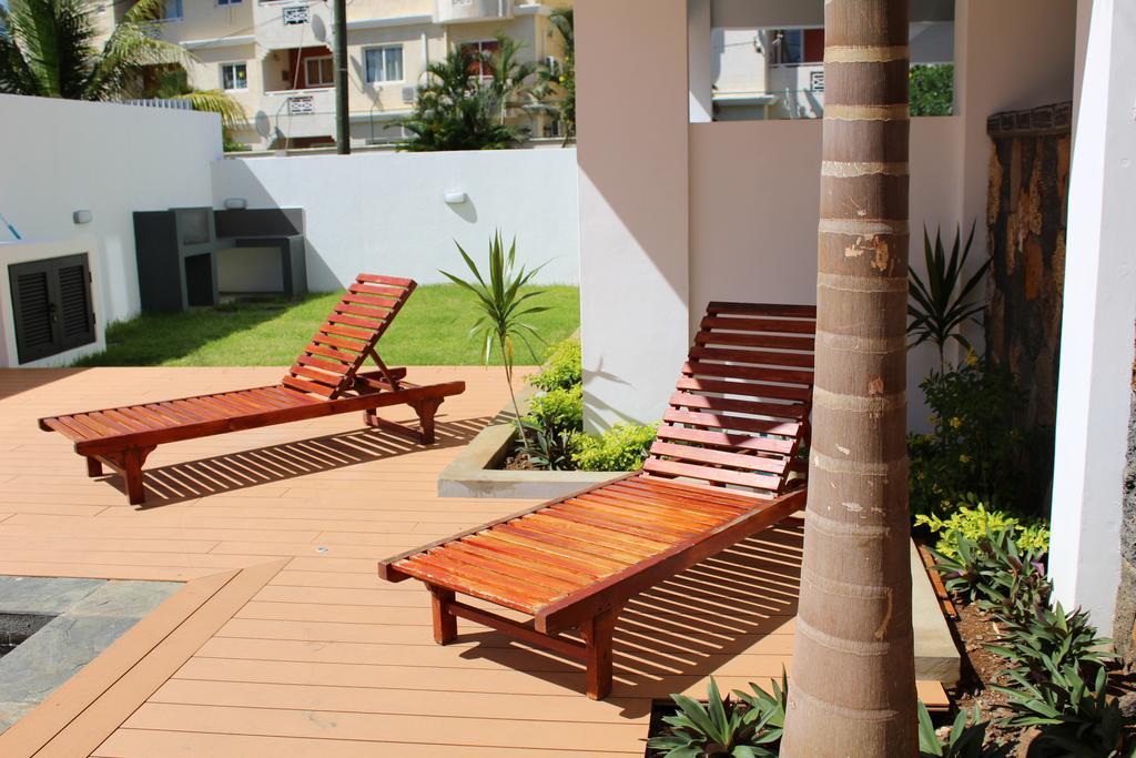 Flic En Flac Beach Penthouse Bagian luar foto